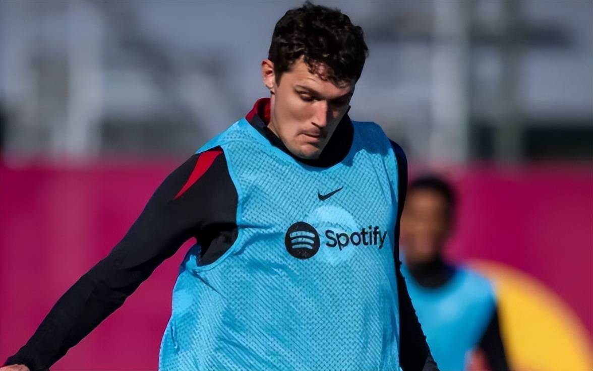 10球3助攻！巴萨挖角曼城失意带刀后卫，克里斯滕森最佳替代者